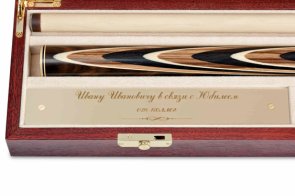 Шильды с дарственной надписью, пластик.