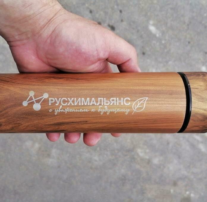 Гравировка логотипов на дереве