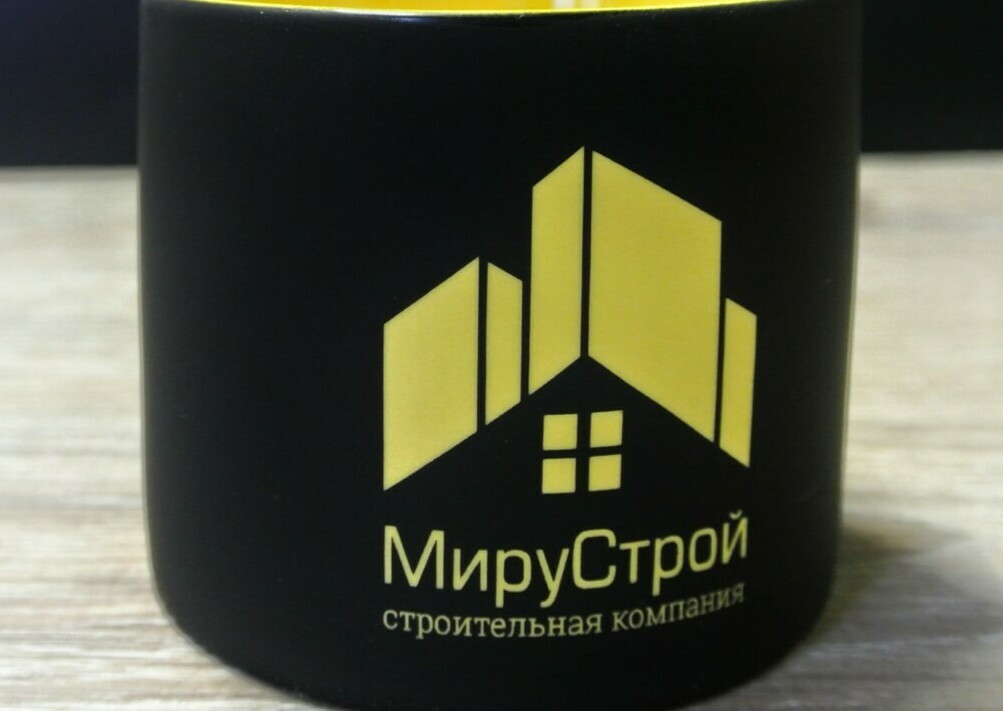 Торцевая круговая гравировка сувенирной продукции и посуды