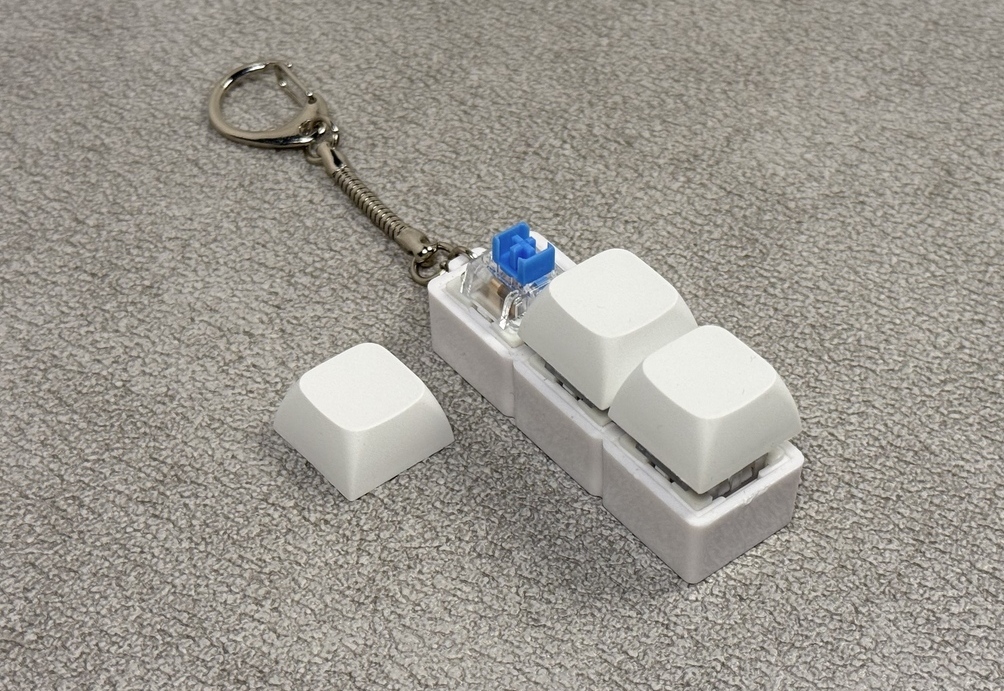 Кейкап-брелки-клавиши с логотипом 