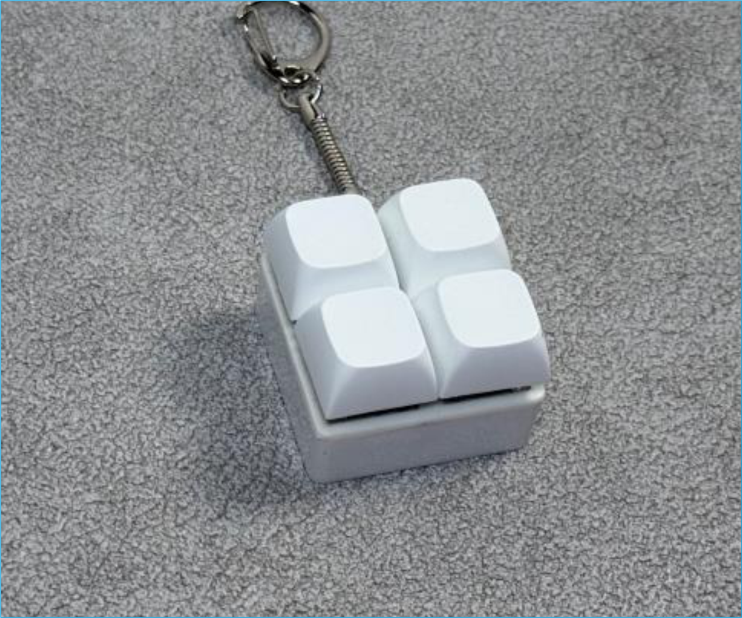 Кейкап-брелки с четырьмя клавишами под нанесение логотипа