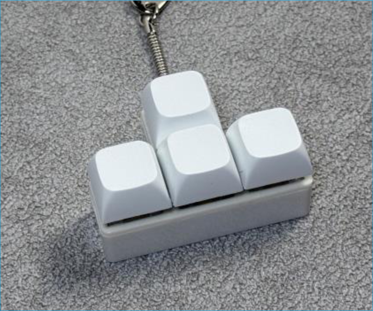 Кейкап-брелки с четырьмя клавишами под нанесение логотипа